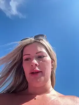 Stripchat Sex Chat of LoveShae_