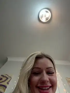 Stripchat Free Porn Cam of LoveShae_