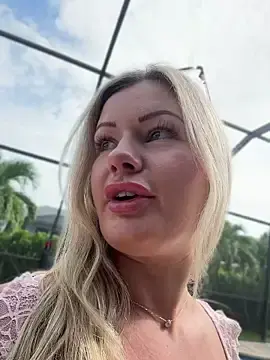 Stripchat Adult Video Chat of LoveShae_