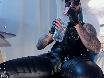 Stripchat Live Porn of MarkWalker__