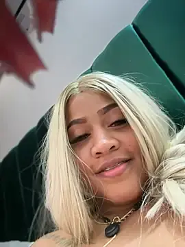 Stripchat Sex Chat of riri_brunnete