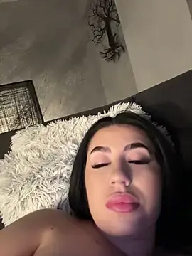Stripchat Live Sex Cam of Andrestarr