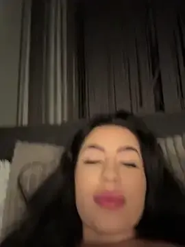 Stripchat Live Sex Cam of Andrestarr