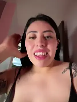 Stripchat Live Sex Cam of Draculona-666