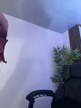 Stripchat Free Live Porn of kira_ec