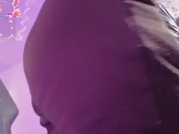Stripchat Live Porn of ZURY_TAY