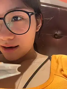 Stripchat Live Sex Cam of yanzi520