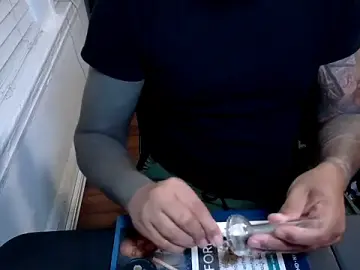 Stripchat Live Sex Cam of WyattBBC