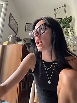 Stripchat Live Porn of alibi_room