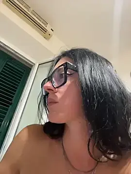 Stripchat Live Sex Cam of alibi_room