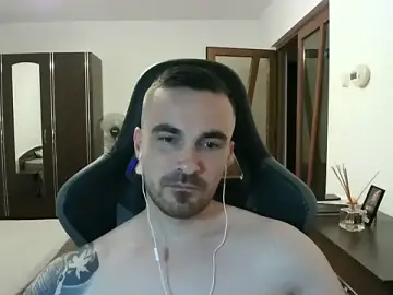 Stripchat Free Porn Cam of mu5clemania2