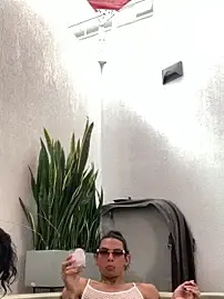 Stripchat Live Porn of Bigdickgirls_02