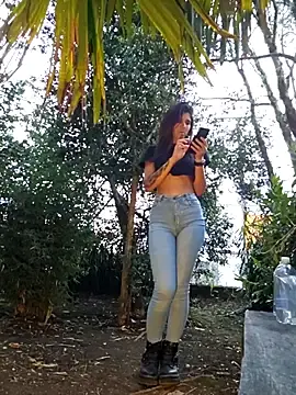 Stripchat Live Sex Cam of Yuky_ta
