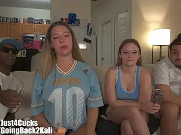 Stripchat Free Porn Cam of boomboomr00m