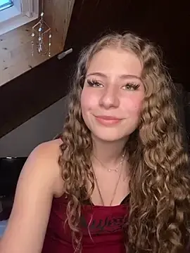 Stripchat Sex Cam of MilaRoseee