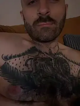 Stripchat Free Porn Cam of girthxcrisis