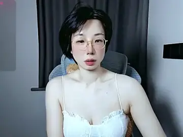 Stripchat Sex Cam of lin_lin_520_520