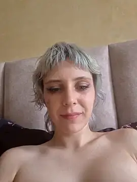 Stripchat Sex Cam of Mila_McGarden
