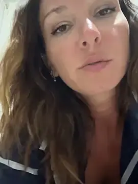 Stripchat Best live sex cam show of chiara-loveandlife