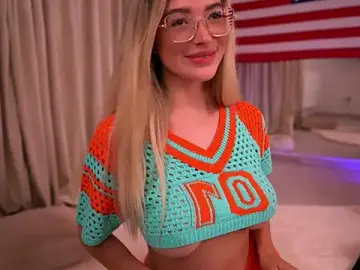 Stripchat Nude Webcam of KylieJoyce