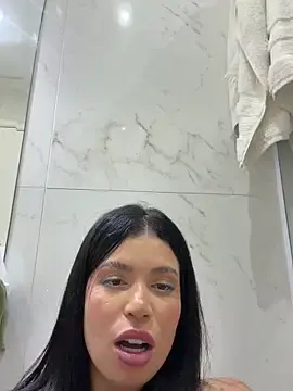 Stripchat Live Sex Cam of Rafaellaz