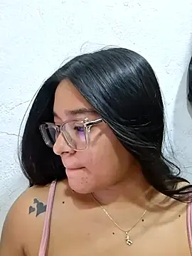 Stripchat Live Sex Cam of -VICKKY