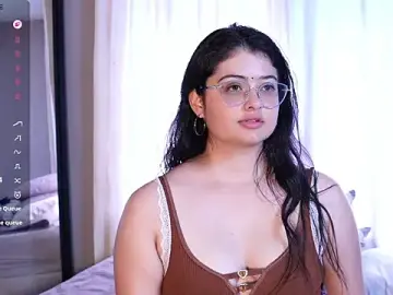 Stripchat Live Sex Cam of Madison_Flame