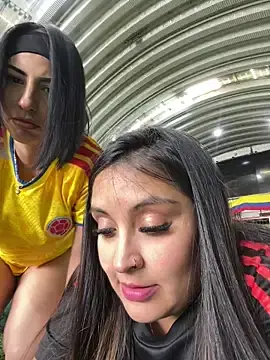Stripchat Sex Cam of milly_cruz