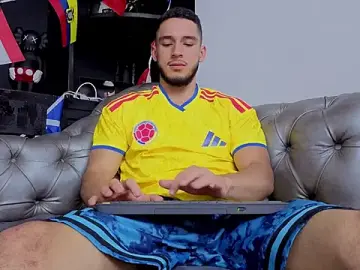Stripchat Live Sex of axel_tone
