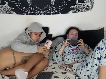 Stripchat Free Porn Cam of abby_n_emily