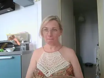 Stripchat Free Porn Cam of Sweetmurrr