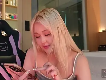 Stripchat Live Sex of hyun_chia