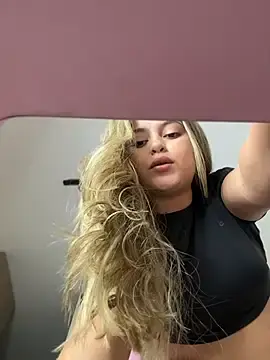Stripchat Best live sex cam show of lunablossom_