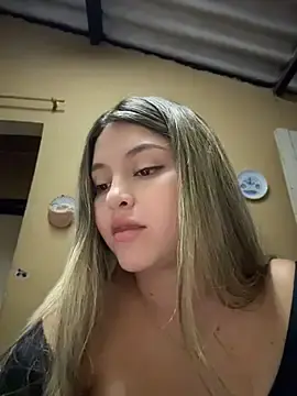Stripchat Live Sex of lunablossom_