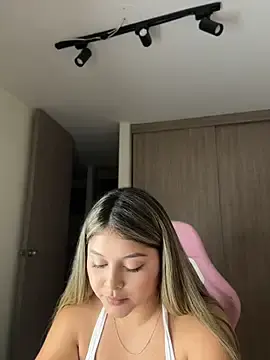 Stripchat Best Webcam of lunablossom_
