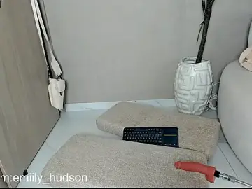 Stripchat Adult Webcam of emily_huddson_
