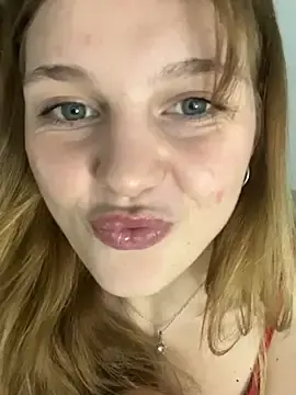 Stripchat Live Porn of Emaline_Fane