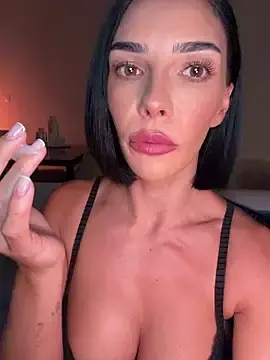 Stripchat Live Porn of krissiswrld-
