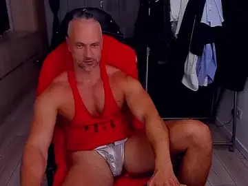 Stripchat Sex Cam of MarisMuscle