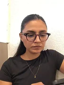 Stripchat Live Sex Cam of Gia_Mazzon