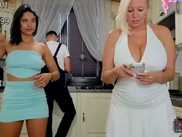Stripchat Best live sex cam show of TUNDEROSE1
