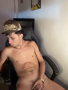 Stripchat Watch Live Sex Cams of Ryan_latin