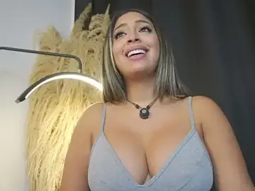 Stripchat Live Sex Cam of charlottelover21