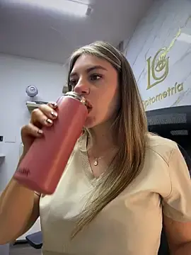 Stripchat Free Live Porn of alicee16