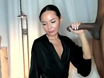 Stripchat Live Sex Cam of batmancatwoman17