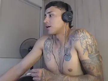 Stripchat Sex Cam of felipelopezz23