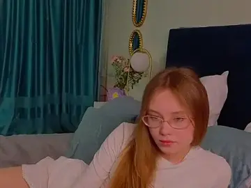 Stripchat Adult Webcam of FloraLarsson