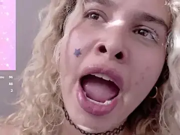 Stripchat Live Porn of Haelycute