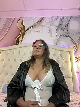 Stripchat Free Live Porn of Lucy_Milf_474