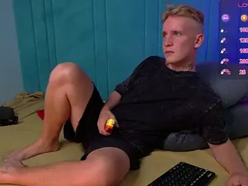 Stripchat Free Live Porn of EdwinWilliams